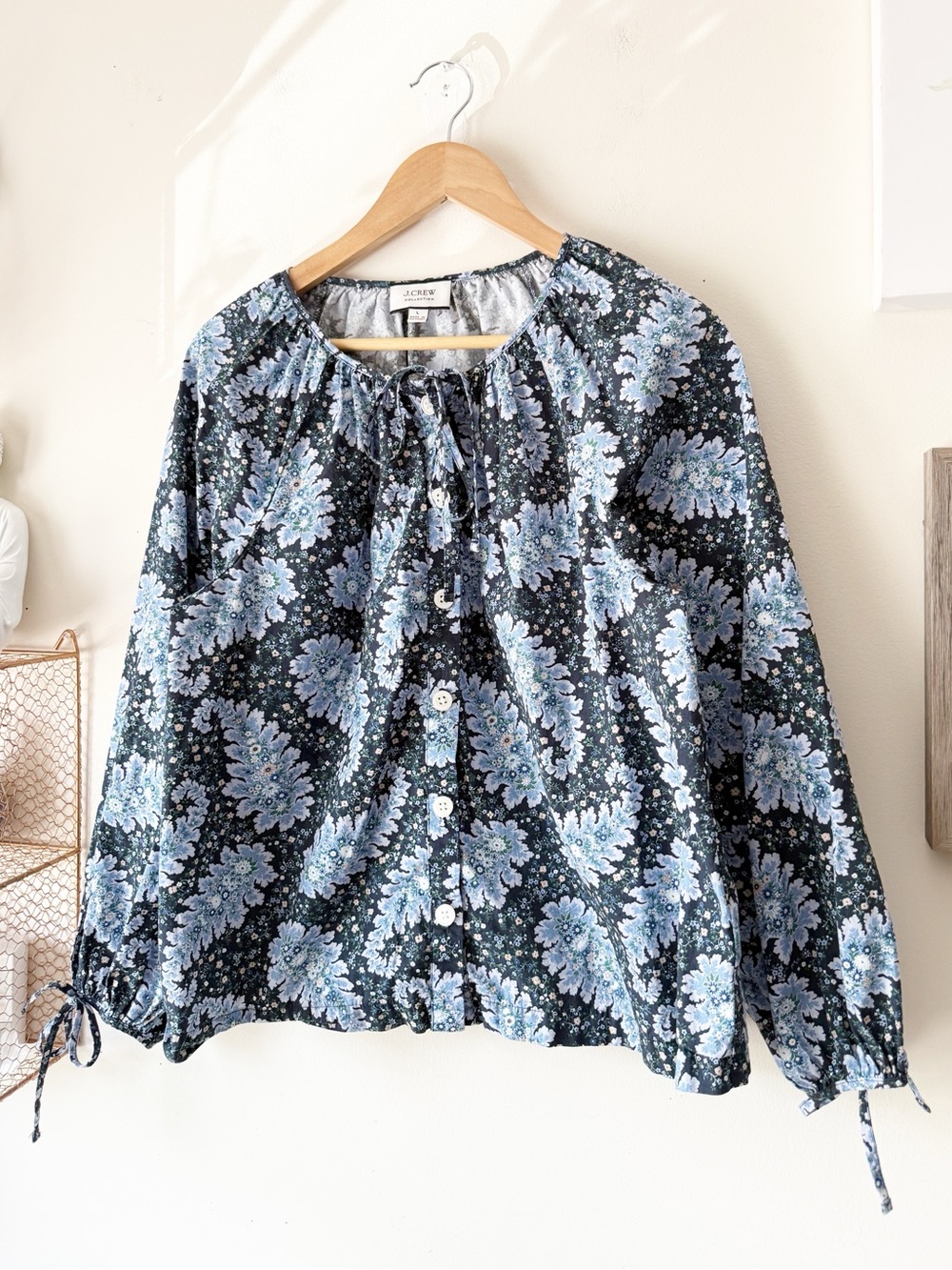 J. Crew Collection Tie sleeve Button Front Top Ratti Pacific Paisley Size L - Picture 7 of 14